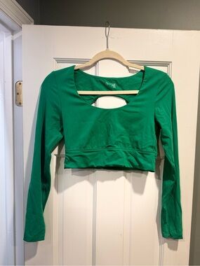Offline by Aerie medium Green Long Sleeve Crop Top with Cutout